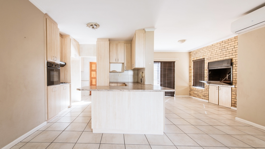 3 Bedroom Property for Sale in Protea Heights Western Cape